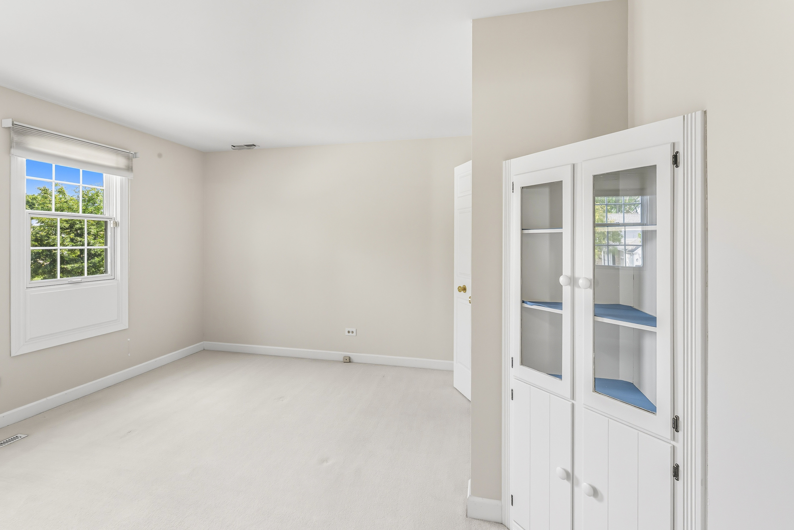 454 Willington Drive, Schaumburg, IL 60194