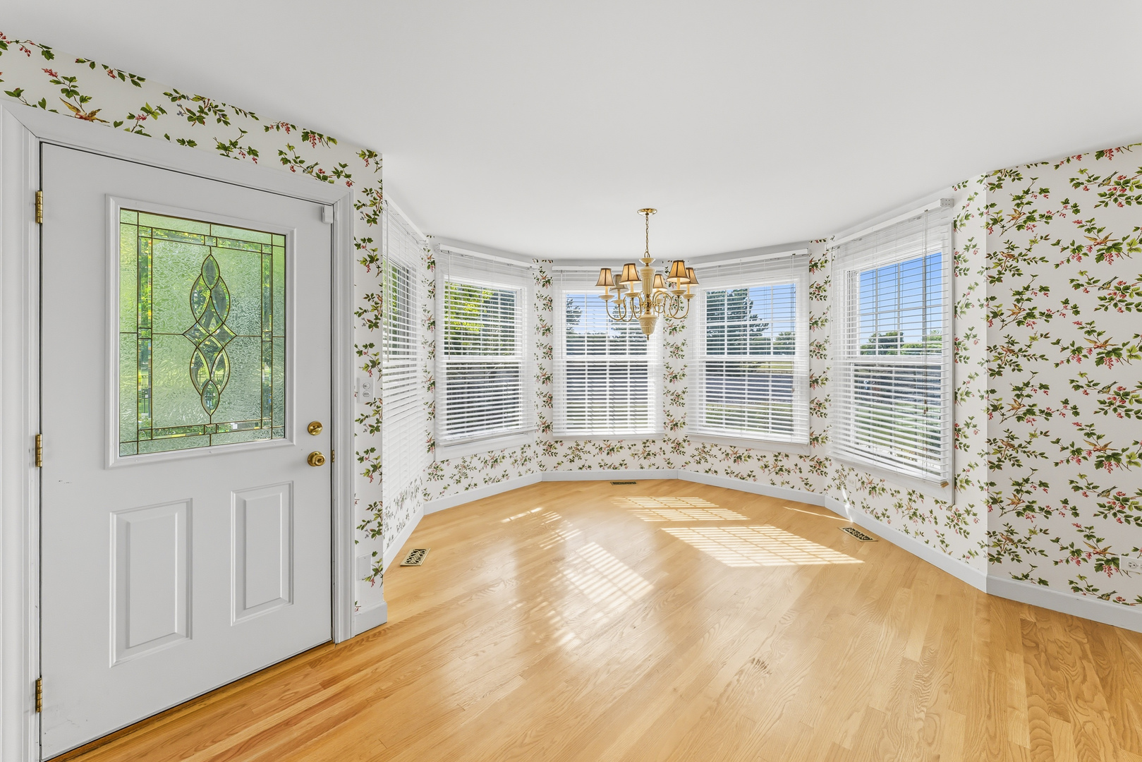 454 Willington Drive, Schaumburg, IL 60194