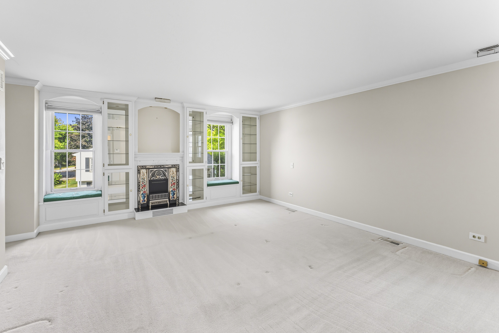 454 Willington Drive, Schaumburg, IL 60194