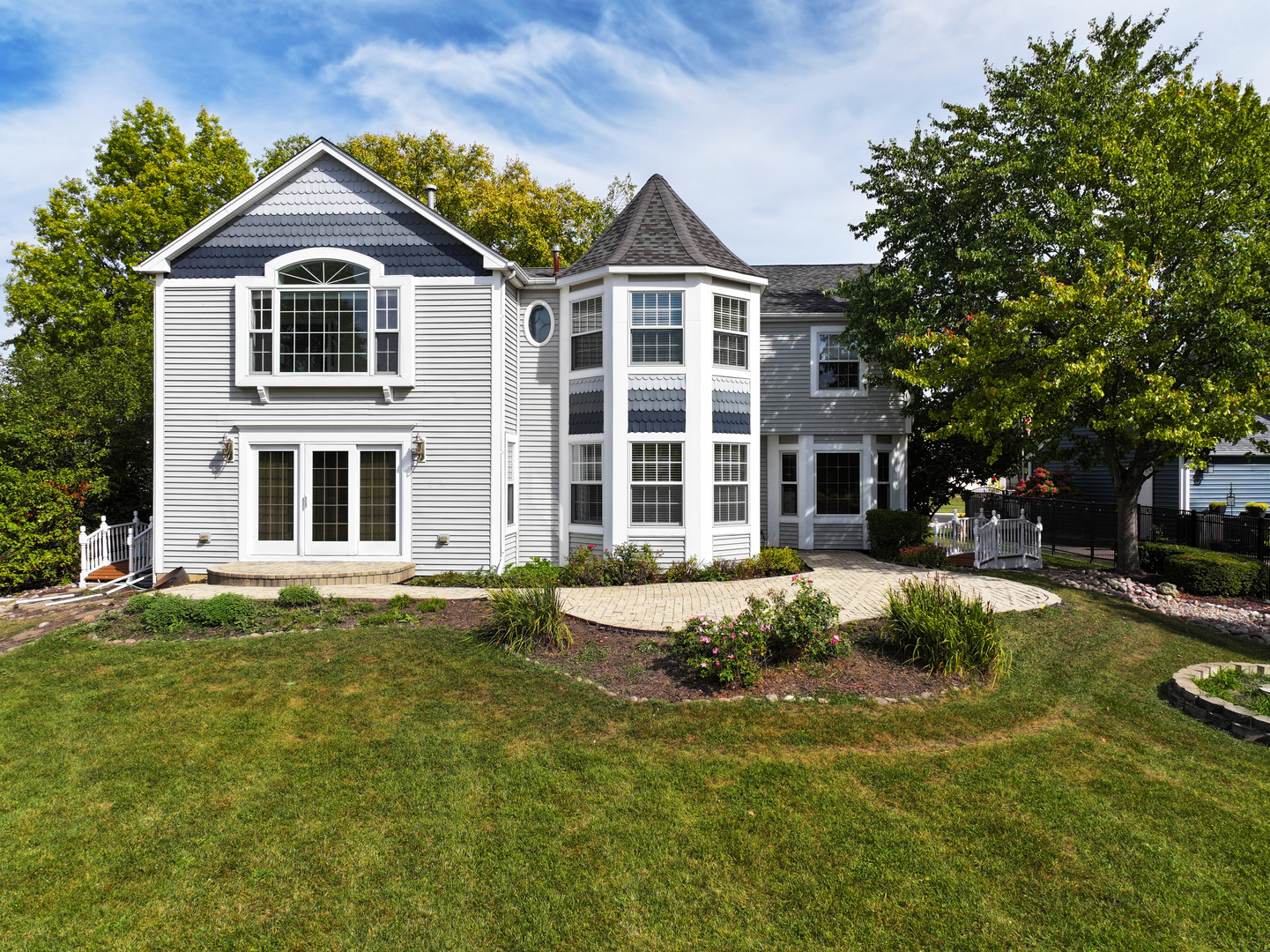 454 Willington Drive, Schaumburg, IL 60194