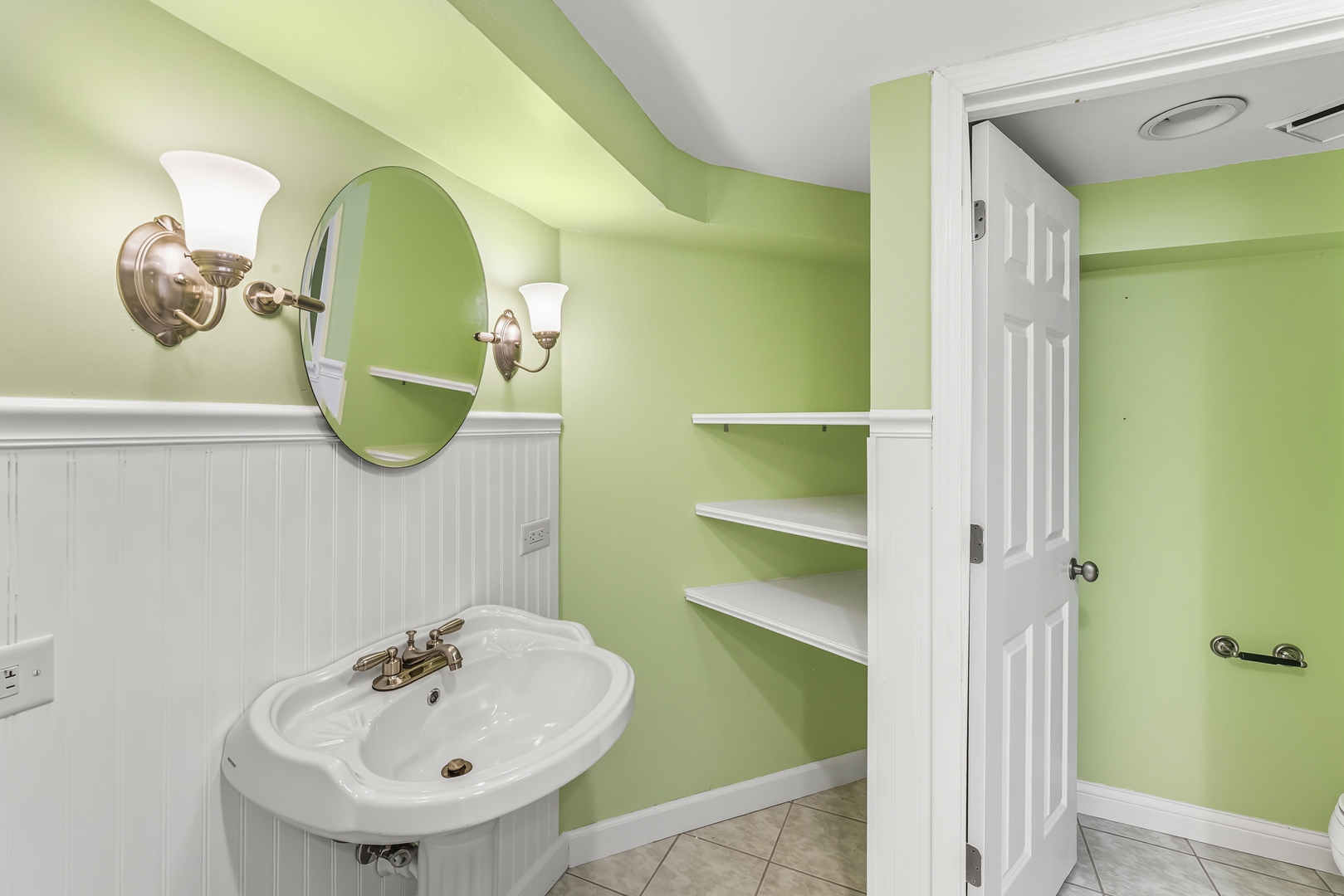 454 Willington Drive, Schaumburg, IL 60194