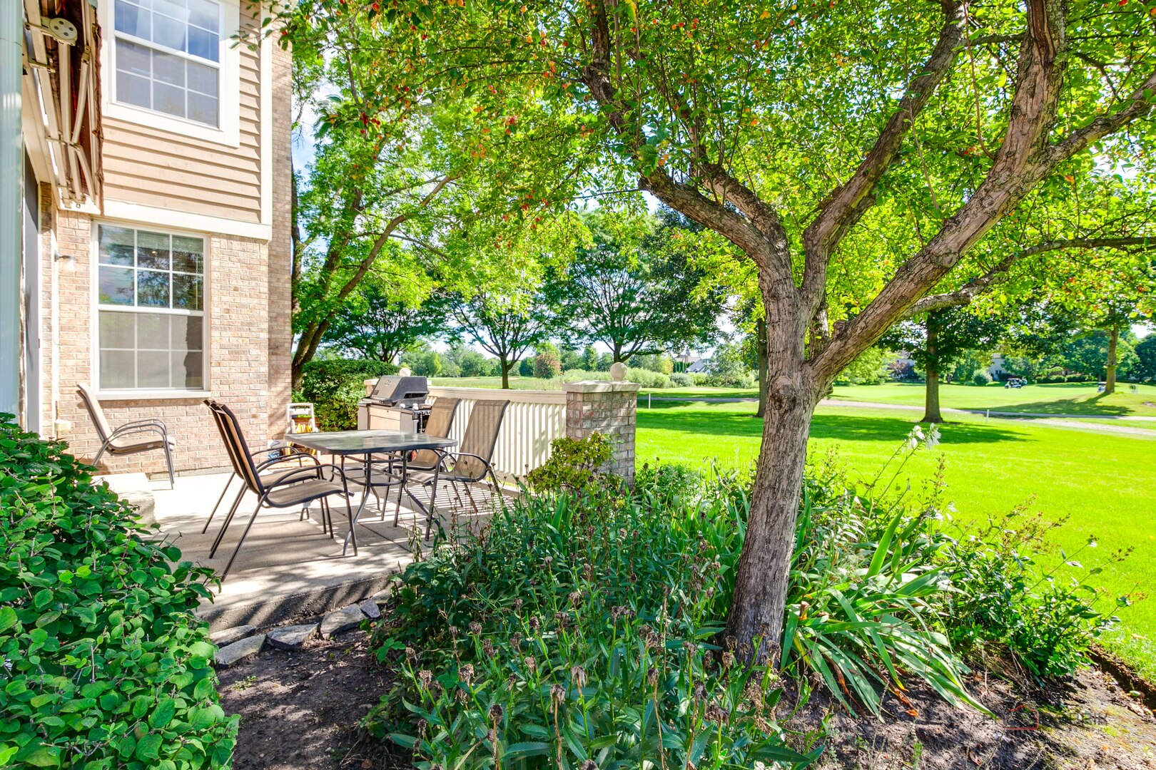 2037 Inverness Drive, Vernon Hills, IL 60061