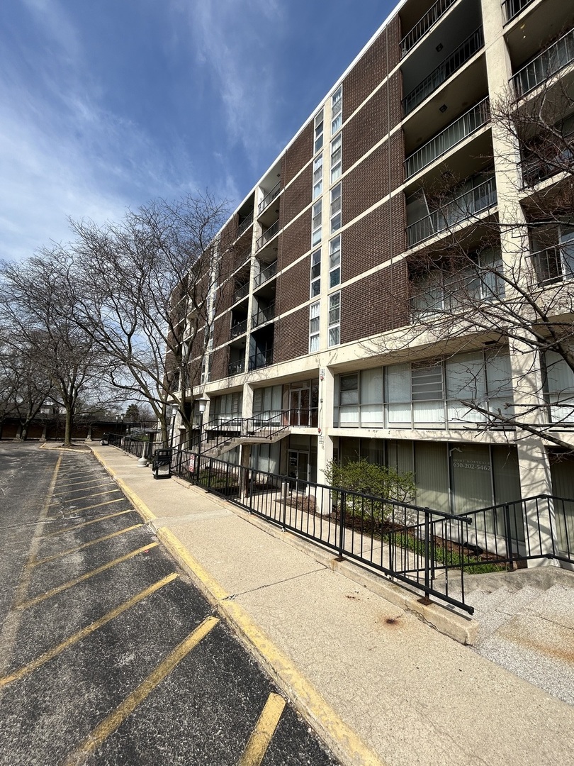 1043 S York Road #LL4, Bensenville, IL 60106