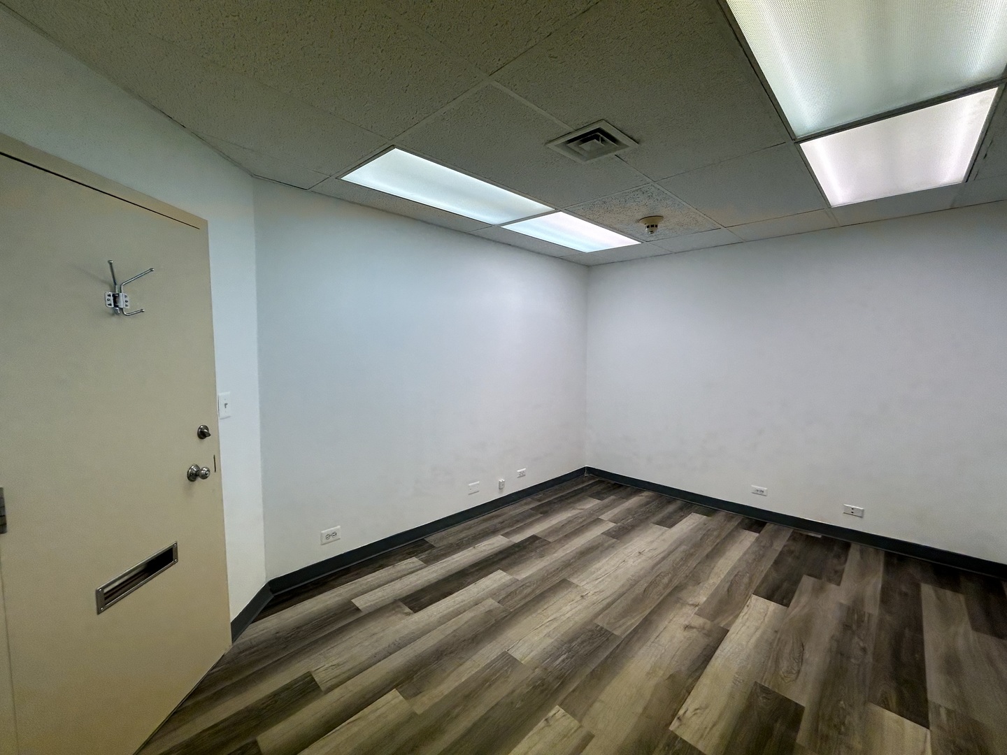 1043 S York Road #LL4, Bensenville, IL 60106