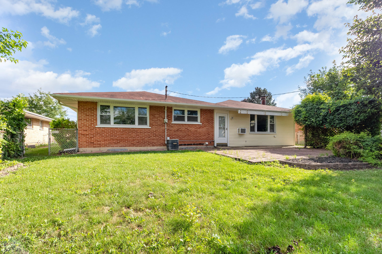 472 Lance Drive, Des Plaines, IL 60016