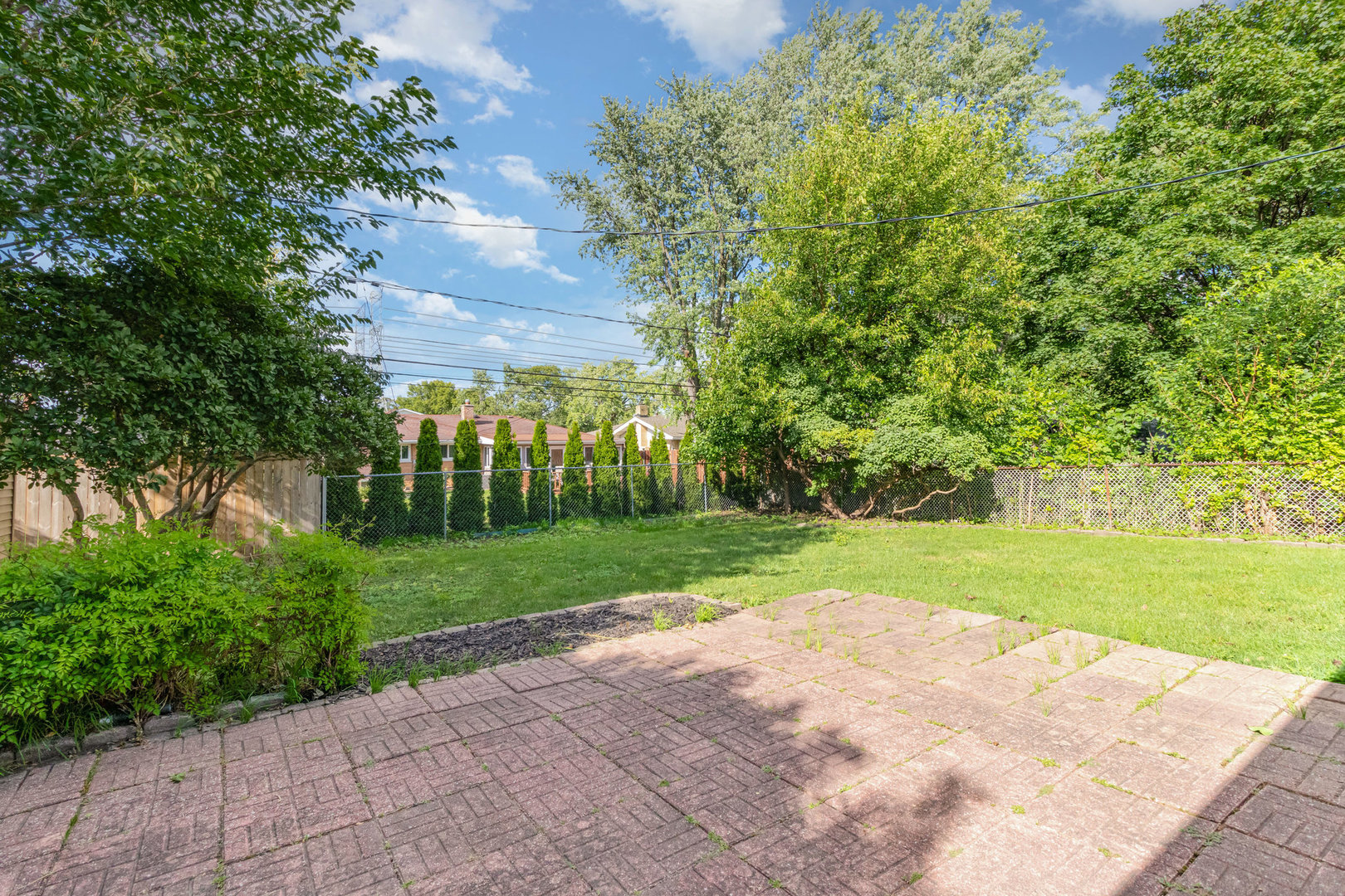 472 Lance Drive, Des Plaines, IL 60016