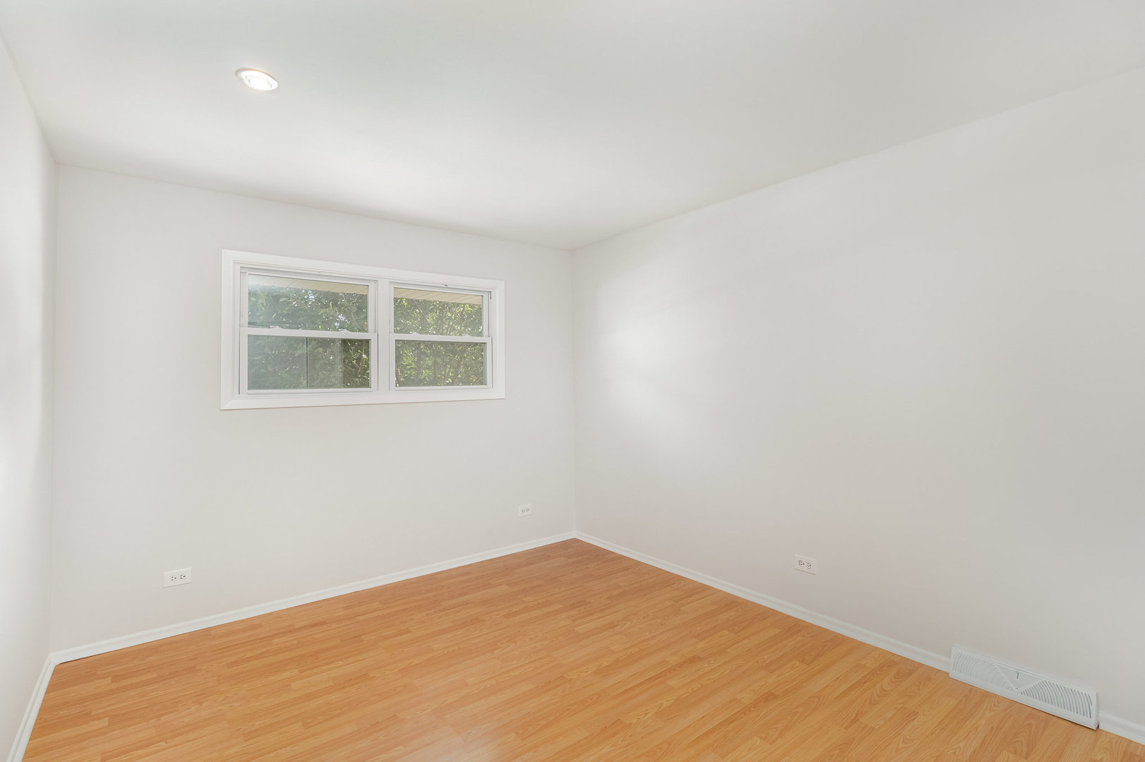 472 Lance Drive, Des Plaines, IL 60016