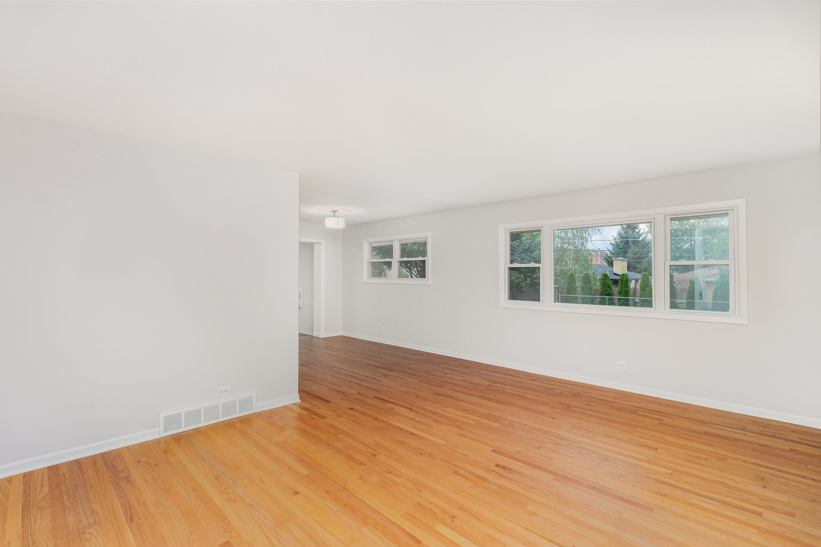 472 Lance Drive, Des Plaines, IL 60016