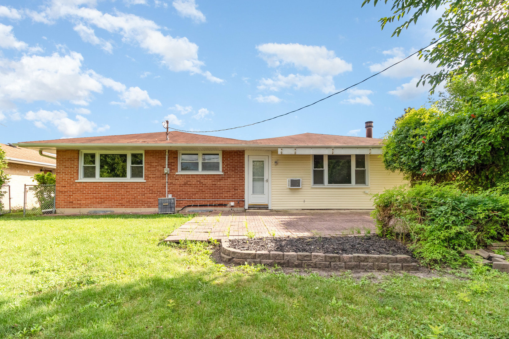 472 Lance Drive, Des Plaines, IL 60016