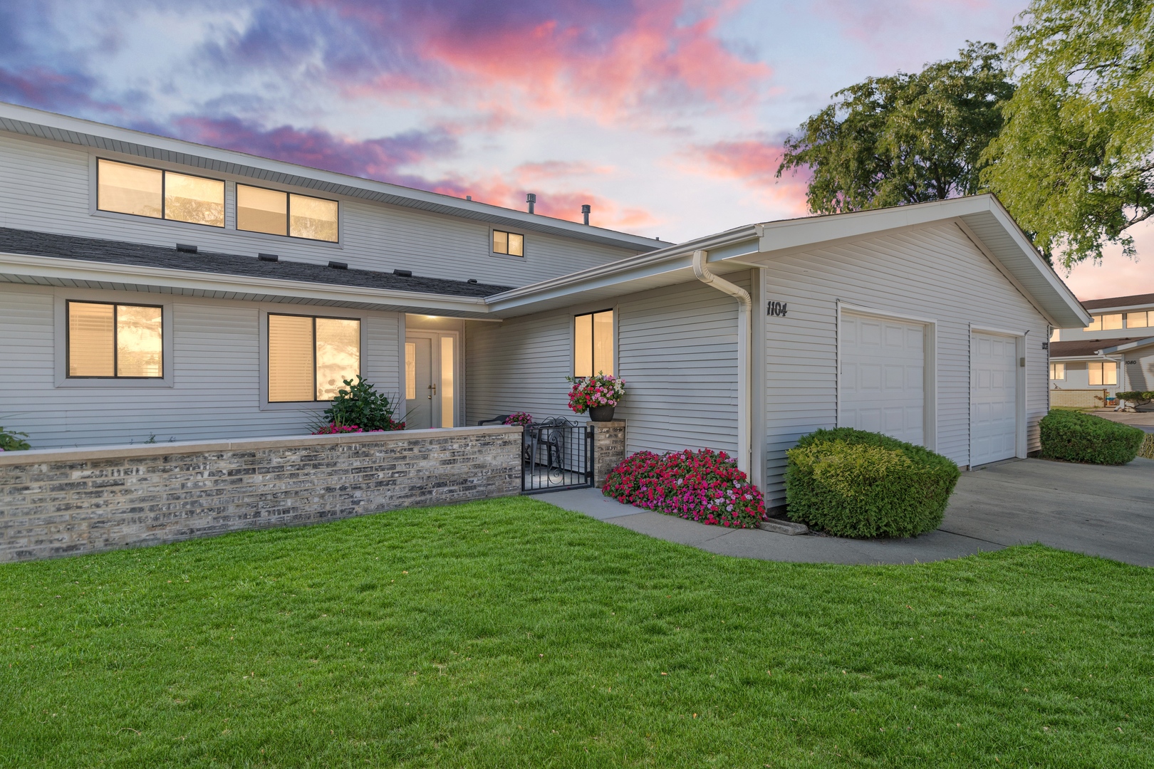 1104 Taunton Court, Schaumburg, IL 60193