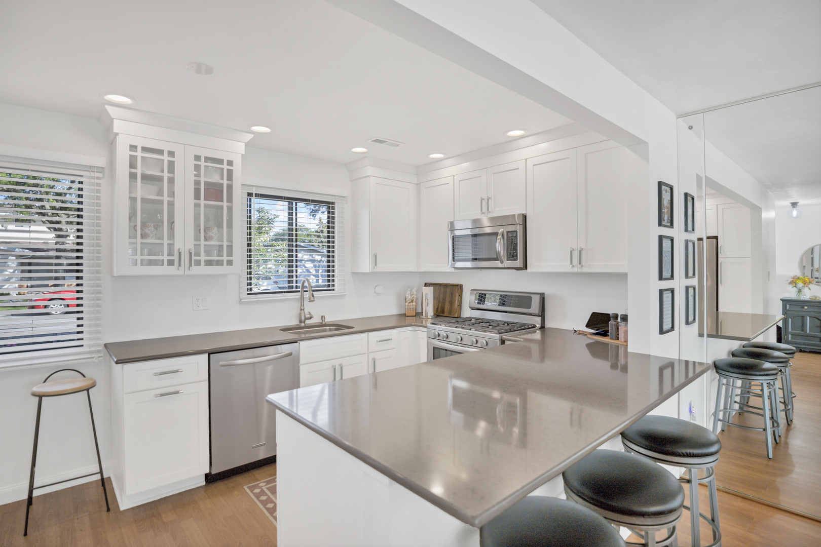 1104 Taunton Court, Schaumburg, IL 60193