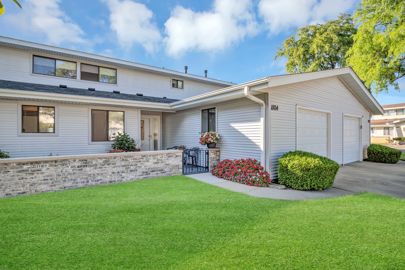 1104 Taunton Court, Schaumburg, IL 60193