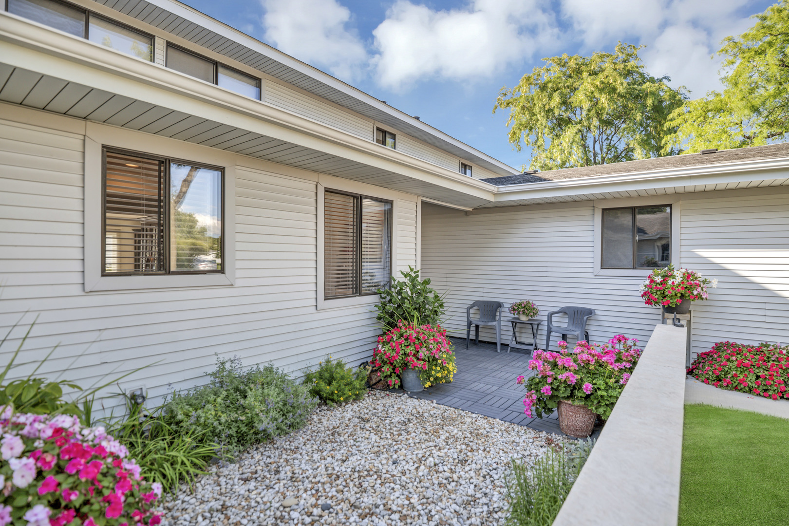 1104 Taunton Court, Schaumburg, IL 60193