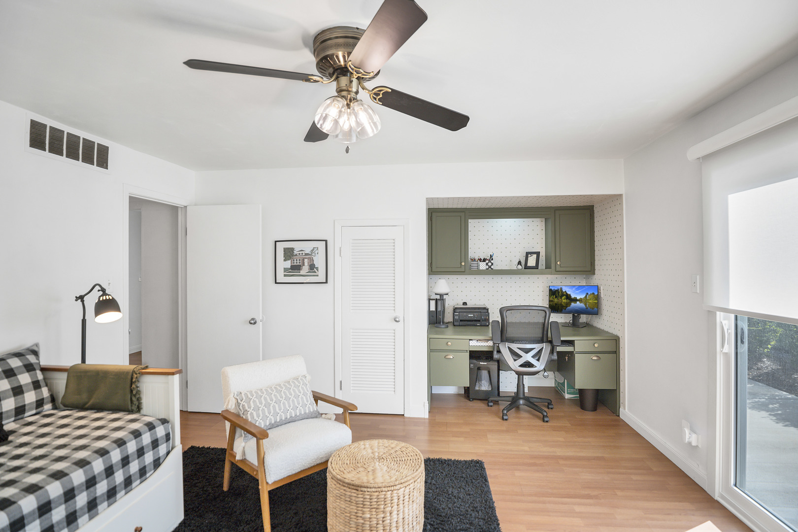 1104 Taunton Court, Schaumburg, IL 60193