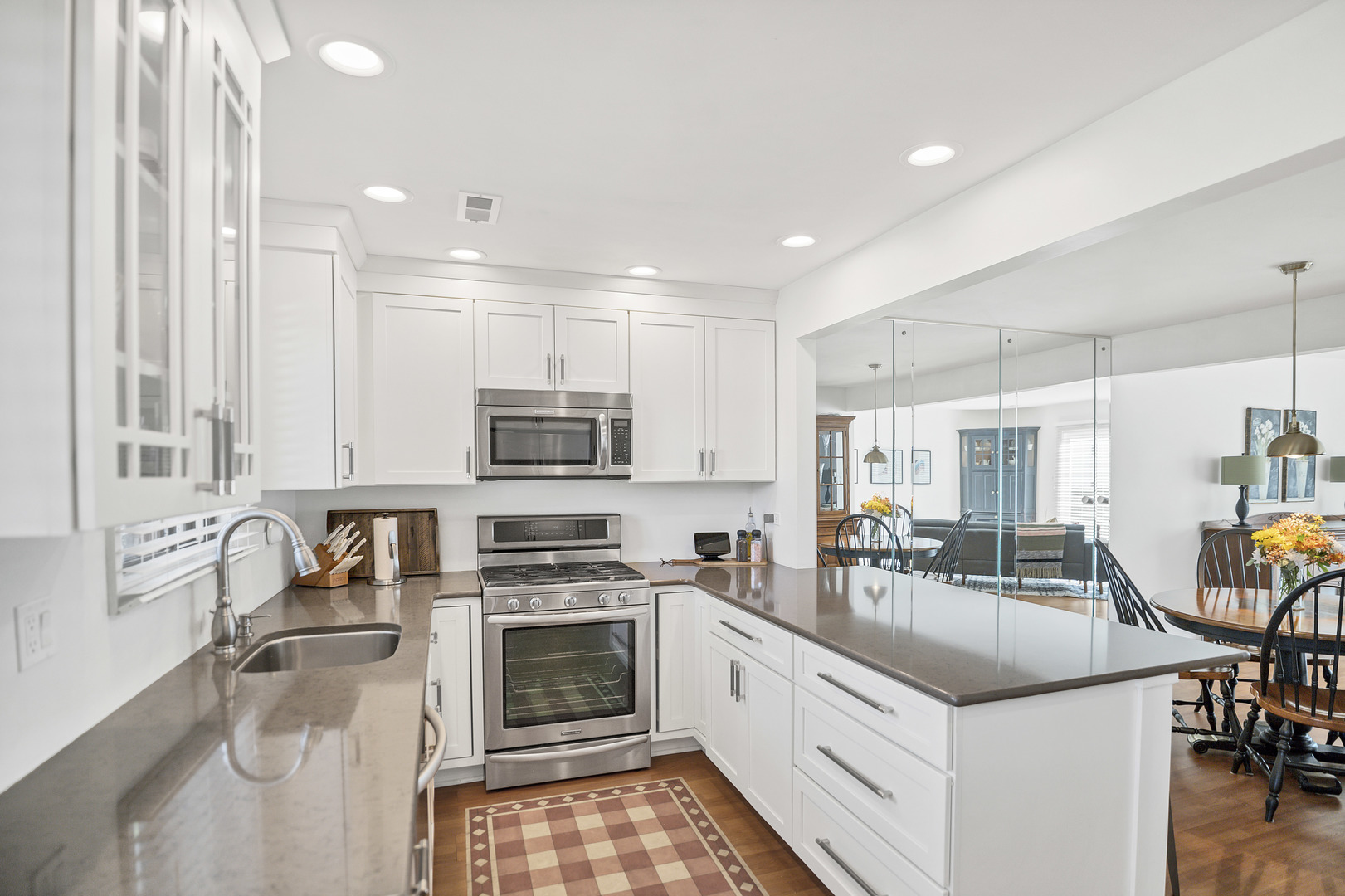 1104 Taunton Court, Schaumburg, IL 60193