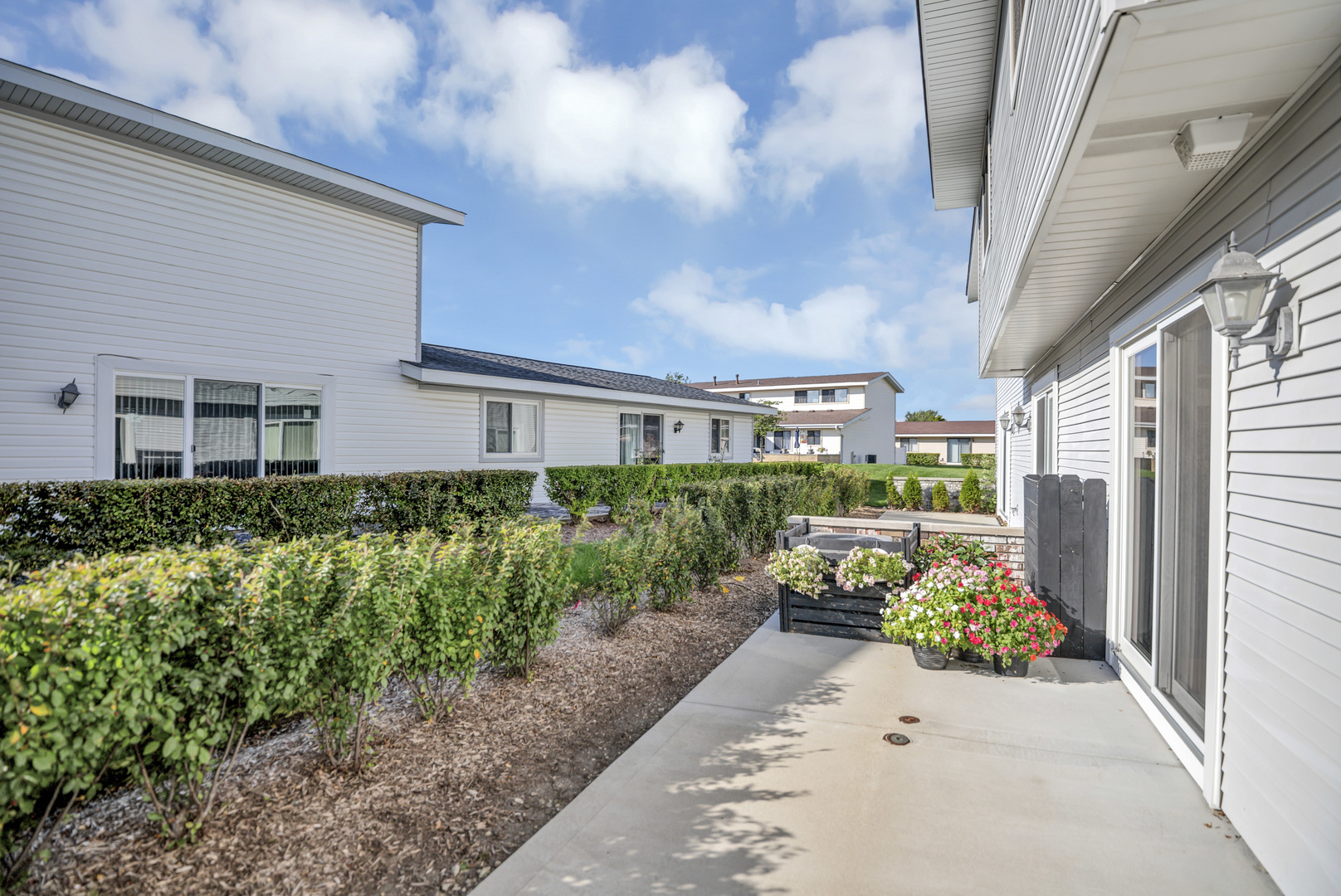 1104 Taunton Court, Schaumburg, IL 60193