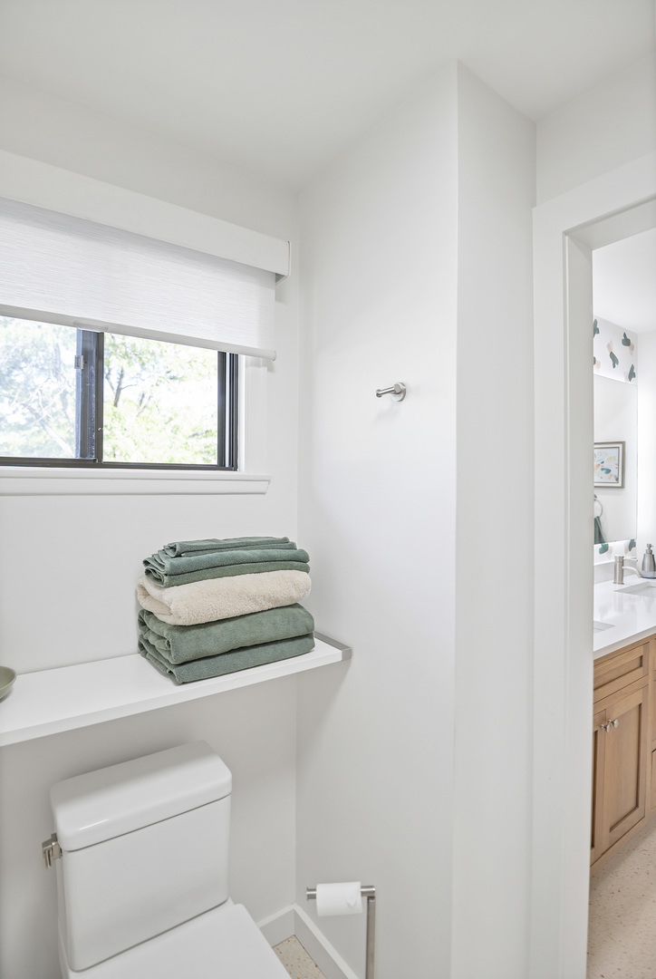 1104 Taunton Court, Schaumburg, IL 60193