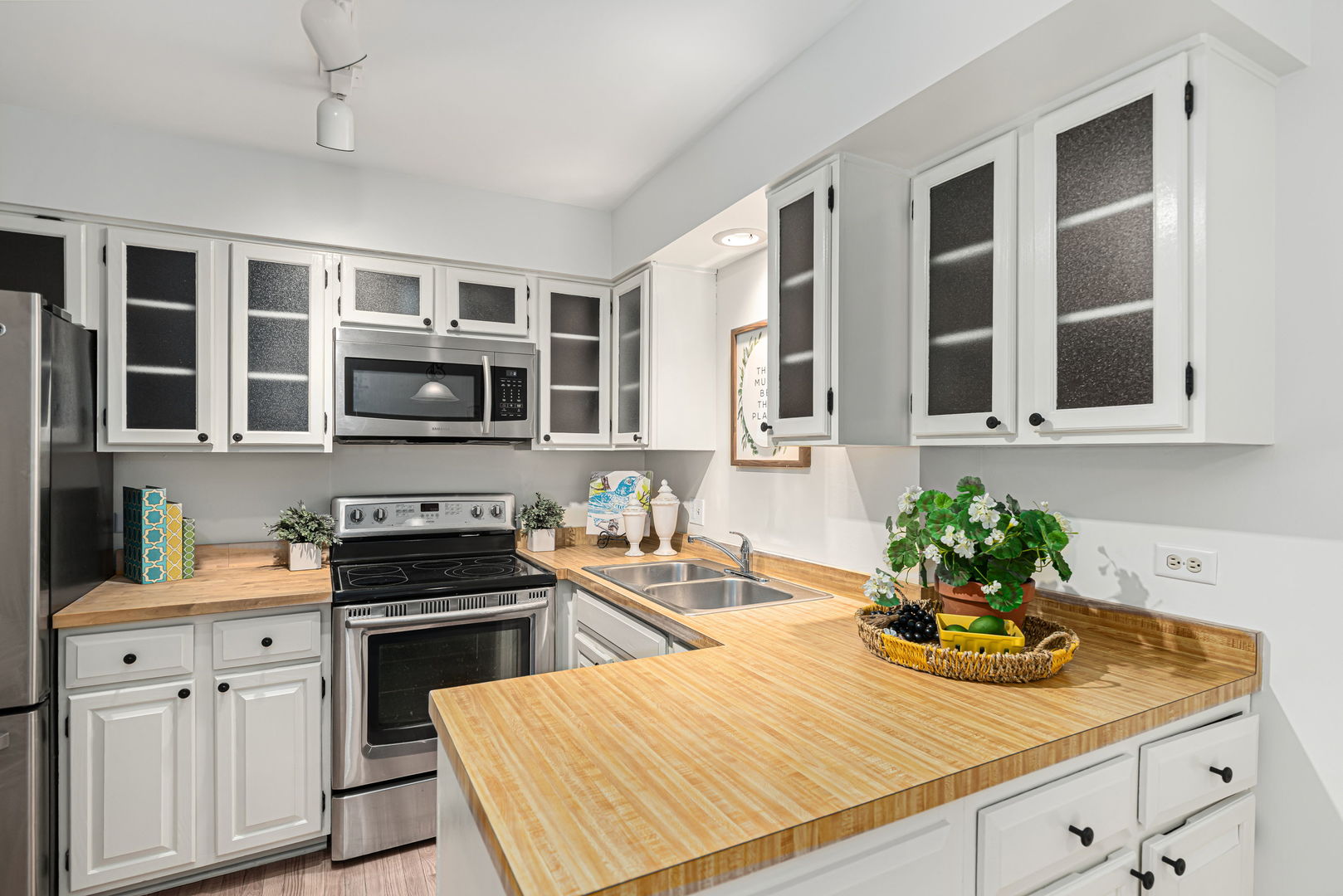 353 Getchell Avenue, Grayslake, IL 60030