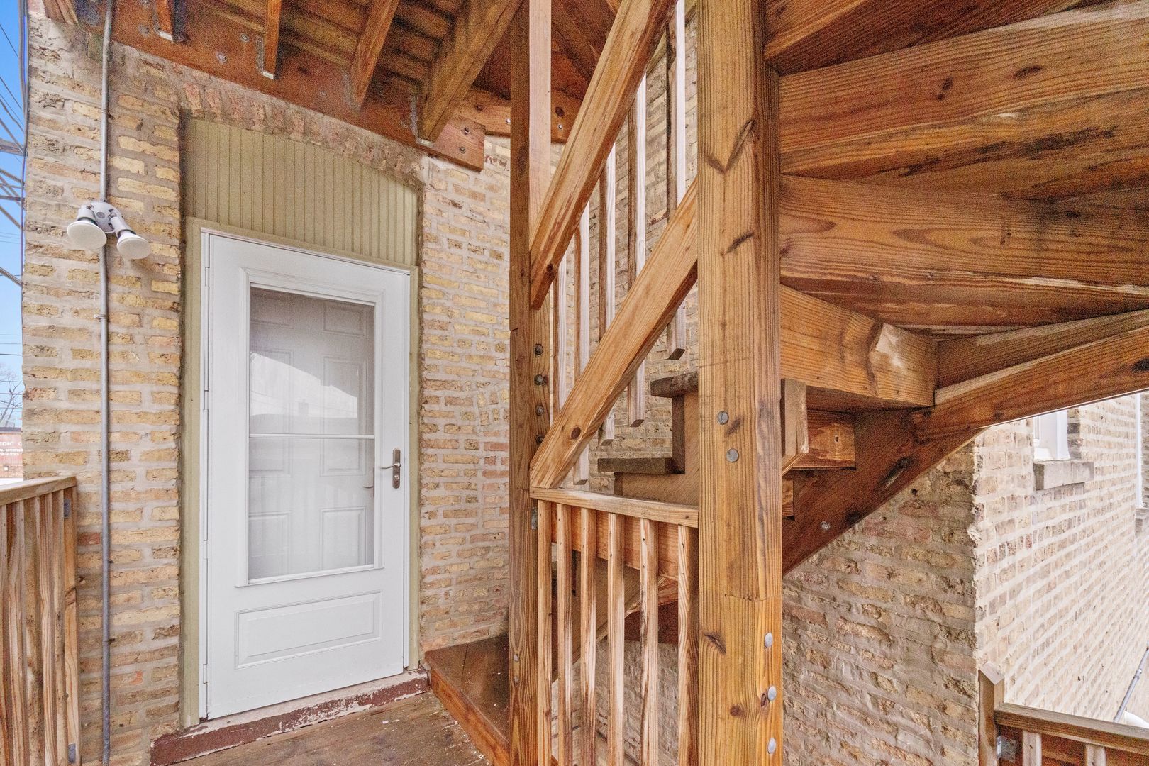 2414 W Bryn Mawr Avenue #1W, Chicago, IL 60659