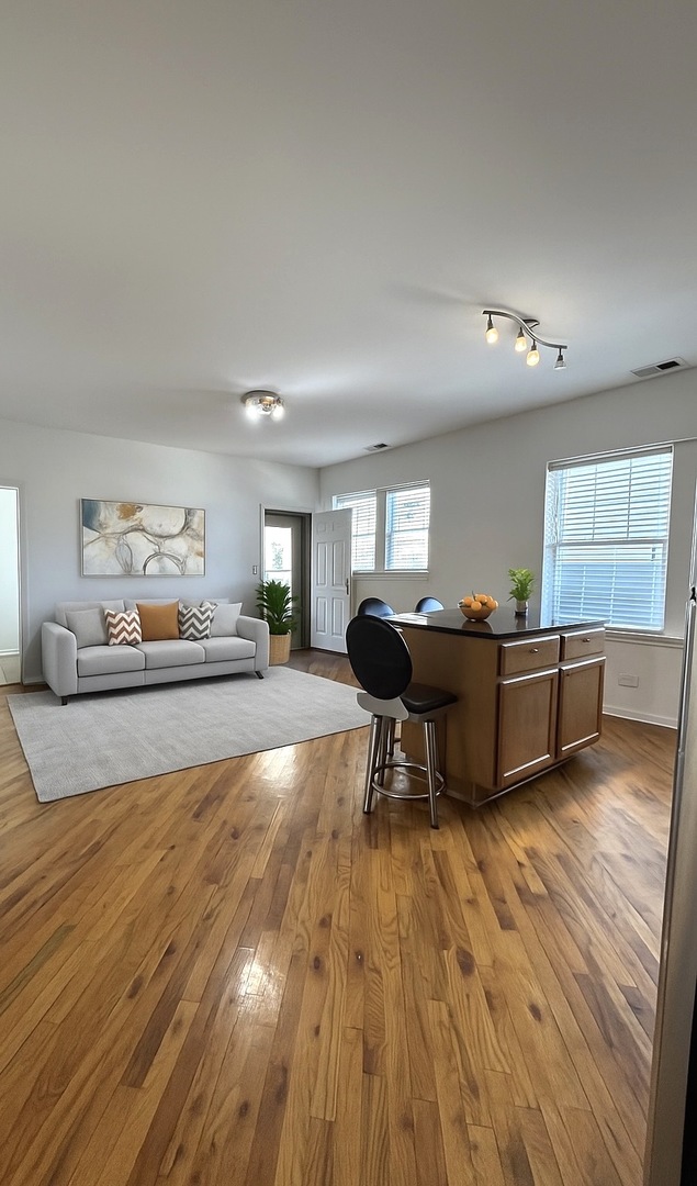 2414 W Bryn Mawr Avenue #1W, Chicago, IL 60659