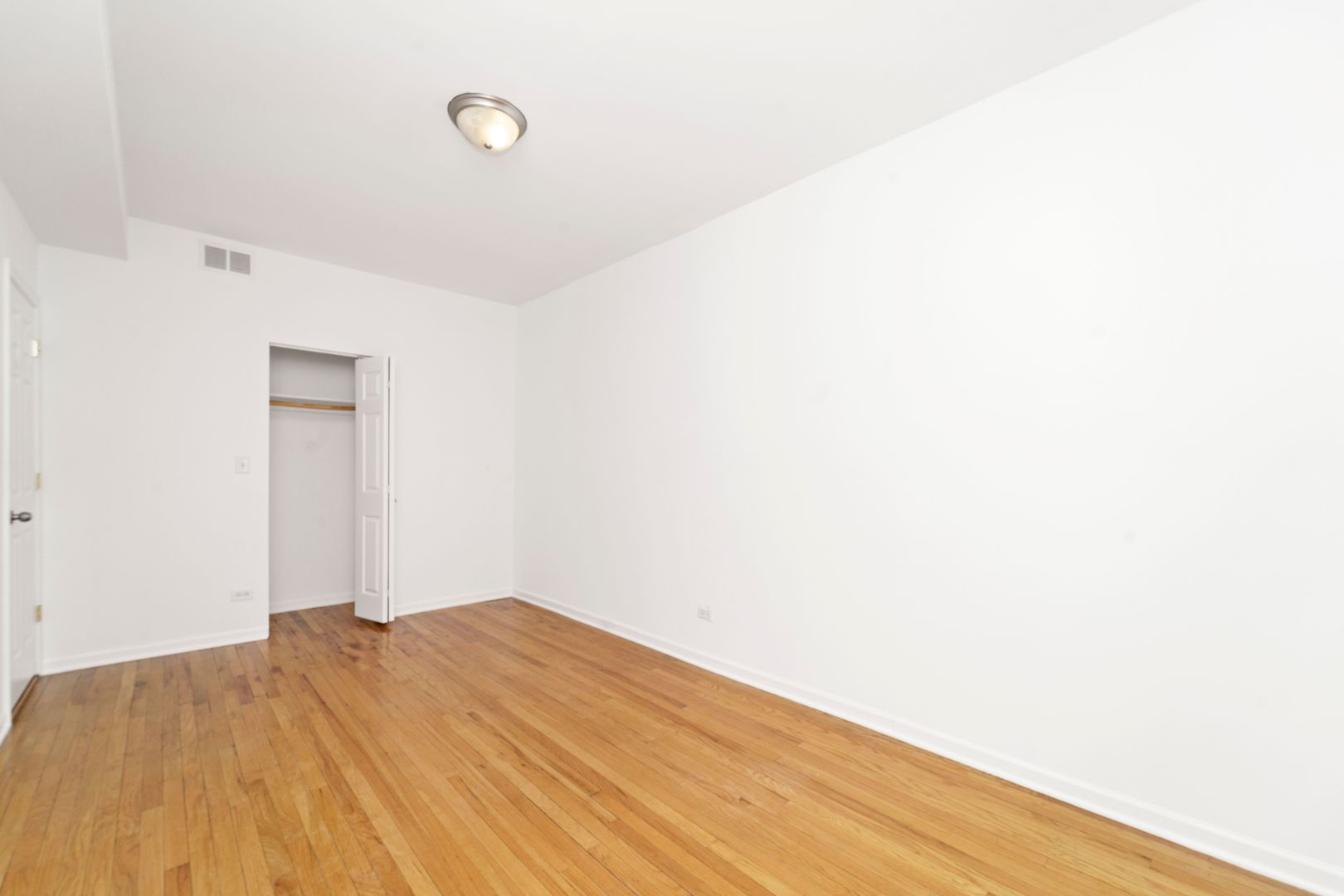 2414 W Bryn Mawr Avenue #1W, Chicago, IL 60659