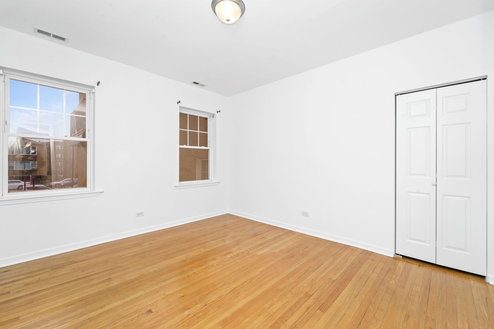 2414 W Bryn Mawr Avenue #1W, Chicago, IL 60659