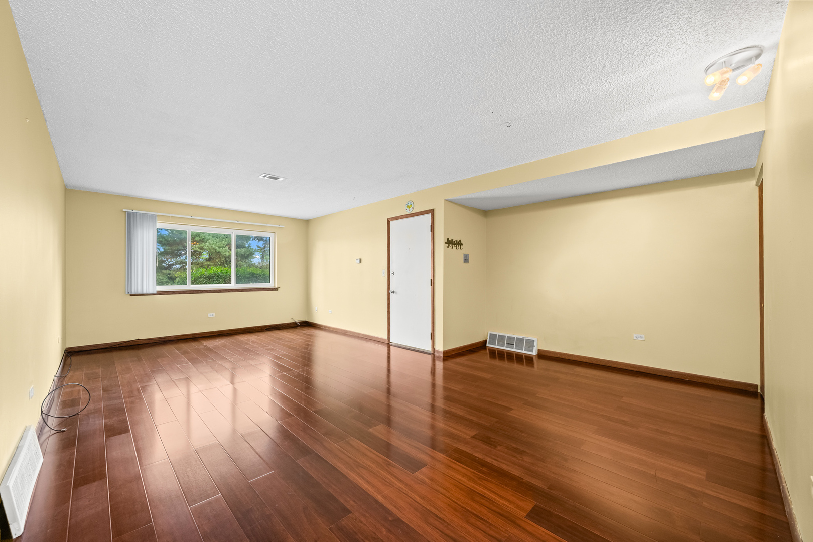 1472 Carol Court #1A, Palatine, IL 60074