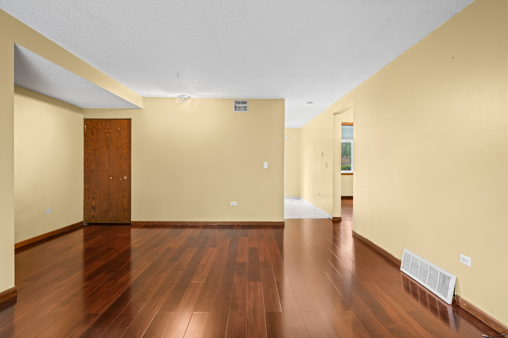 1472 Carol Court #1A, Palatine, IL 60074