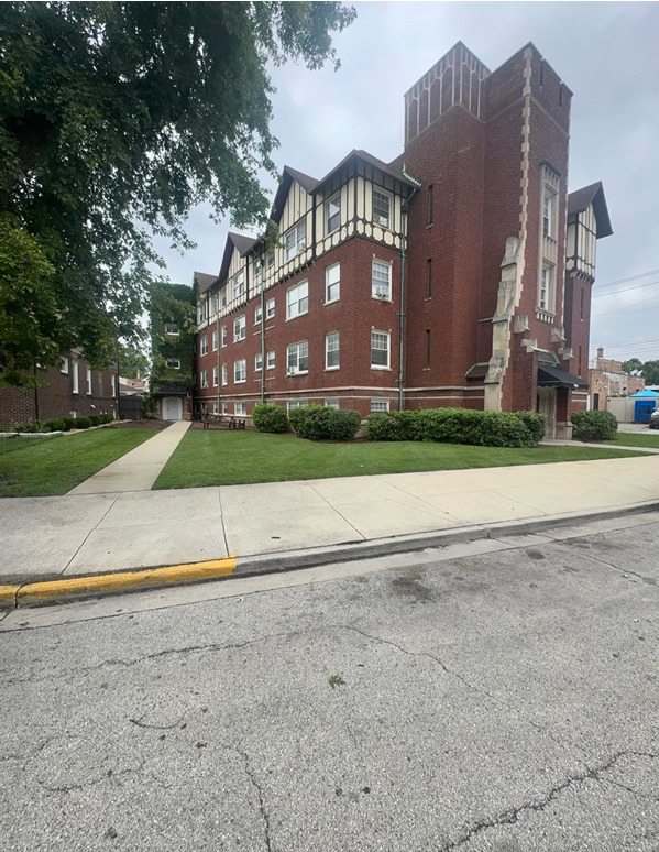 3302 Kenilworth Avenue #106, Berwyn, IL 60402