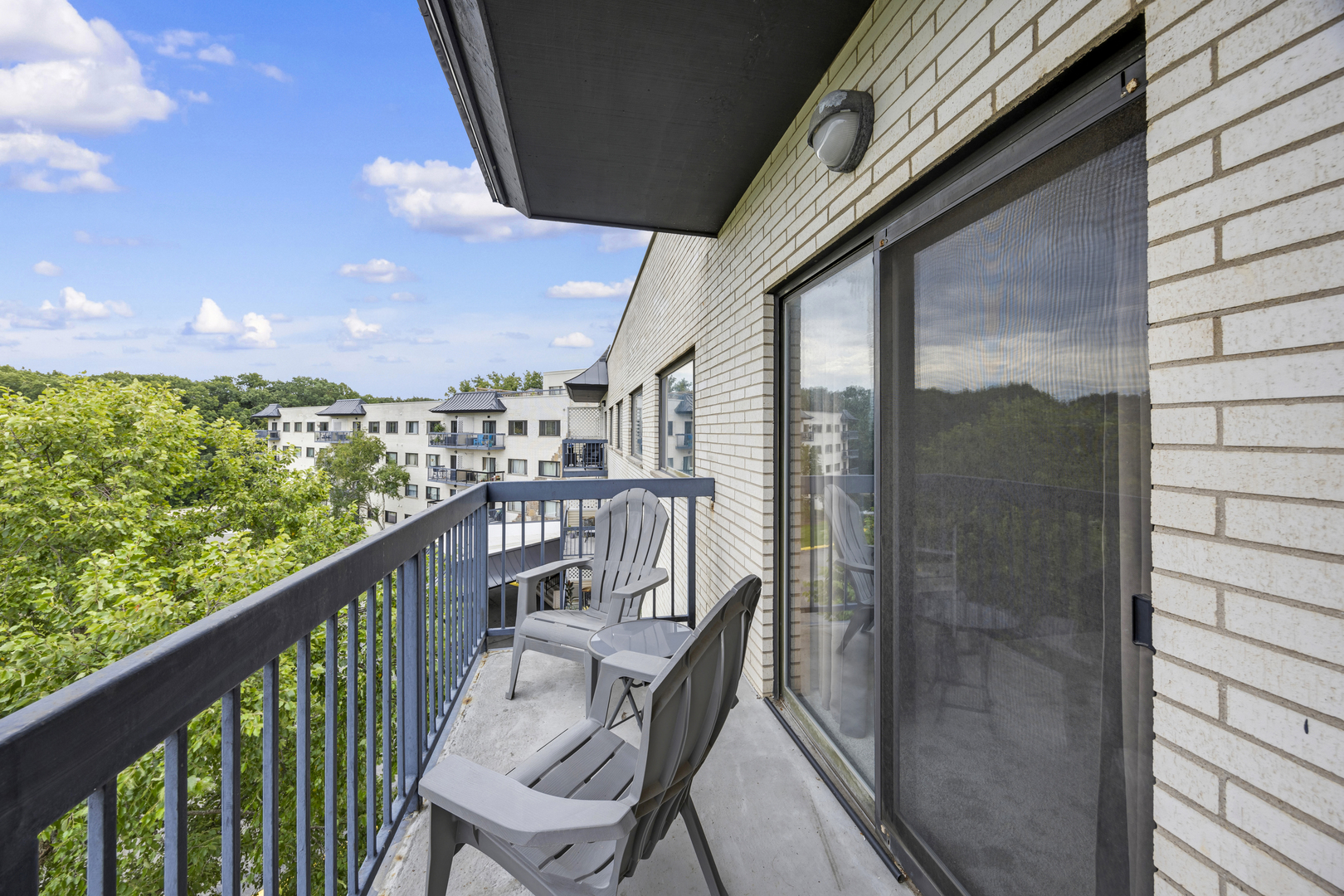 6700 S Brainard Avenue #428, Countryside, IL 60525