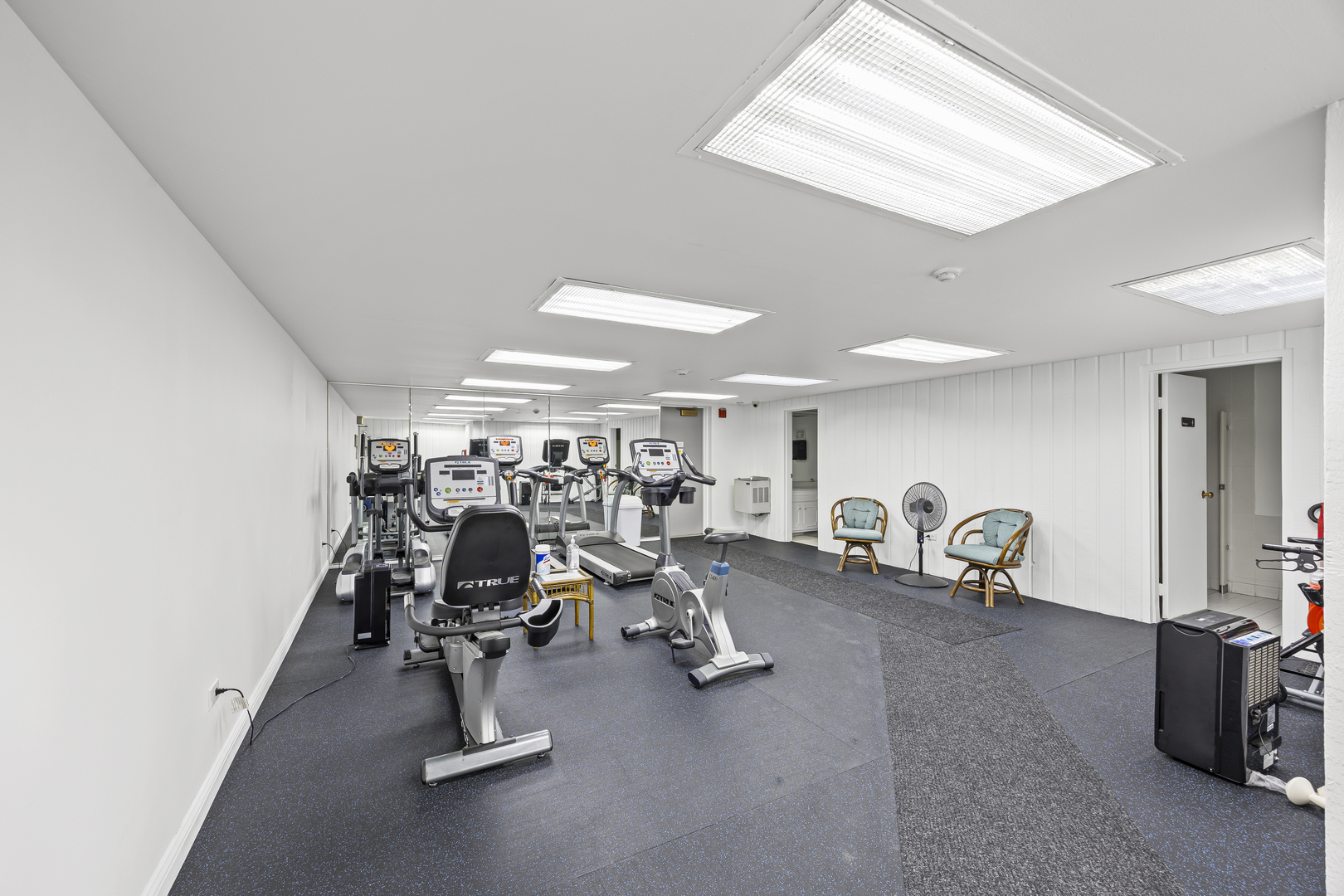 6700 S Brainard Avenue #428, Countryside, IL 60525