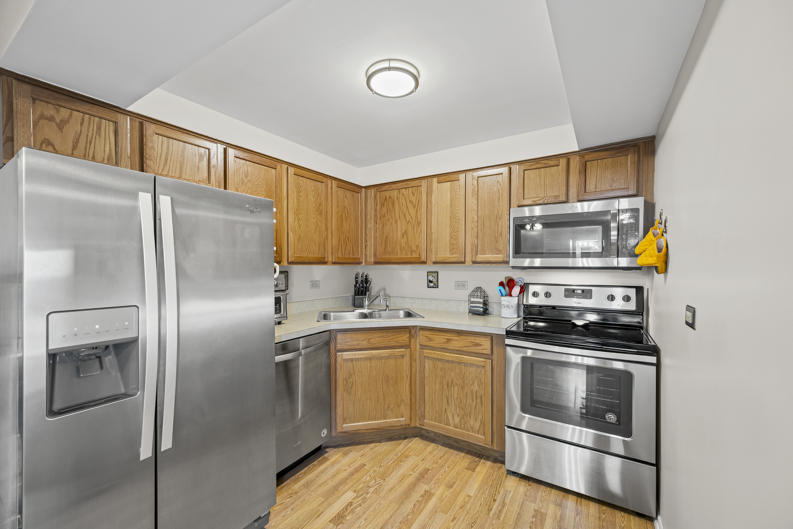 6700 S Brainard Avenue #428, Countryside, IL 60525