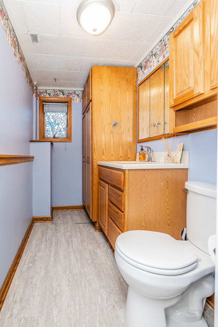 340 Mission Avenue, Villa Park, IL 60181