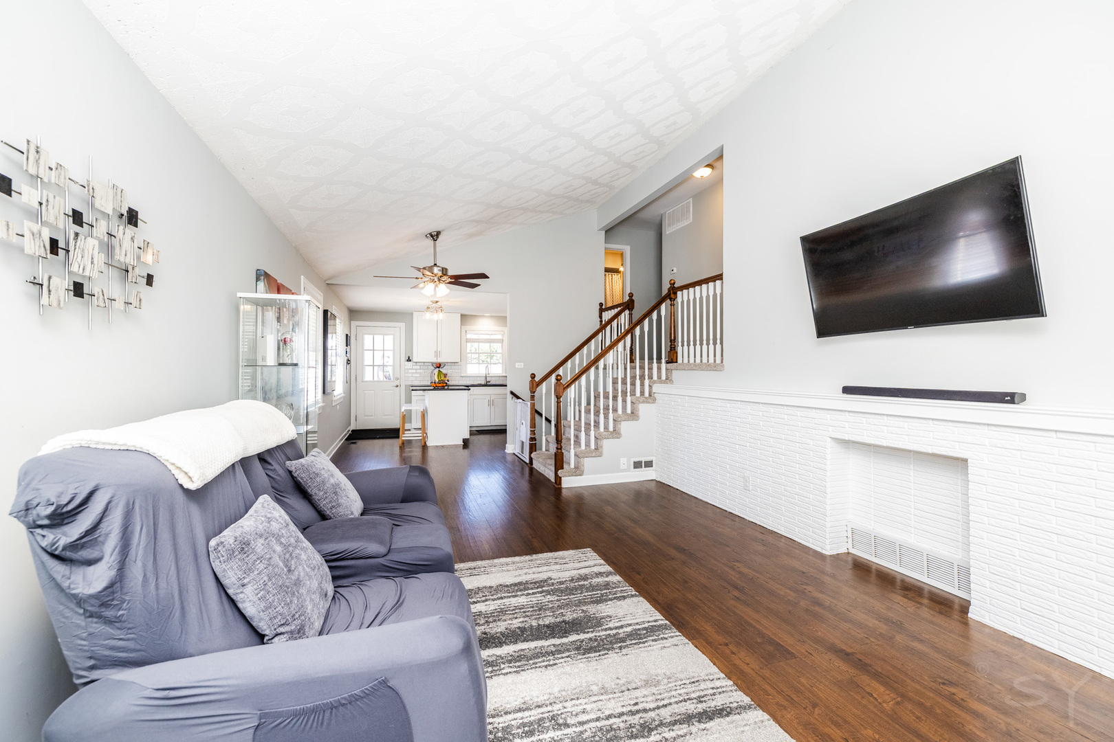 340 Mission Avenue, Villa Park, IL 60181