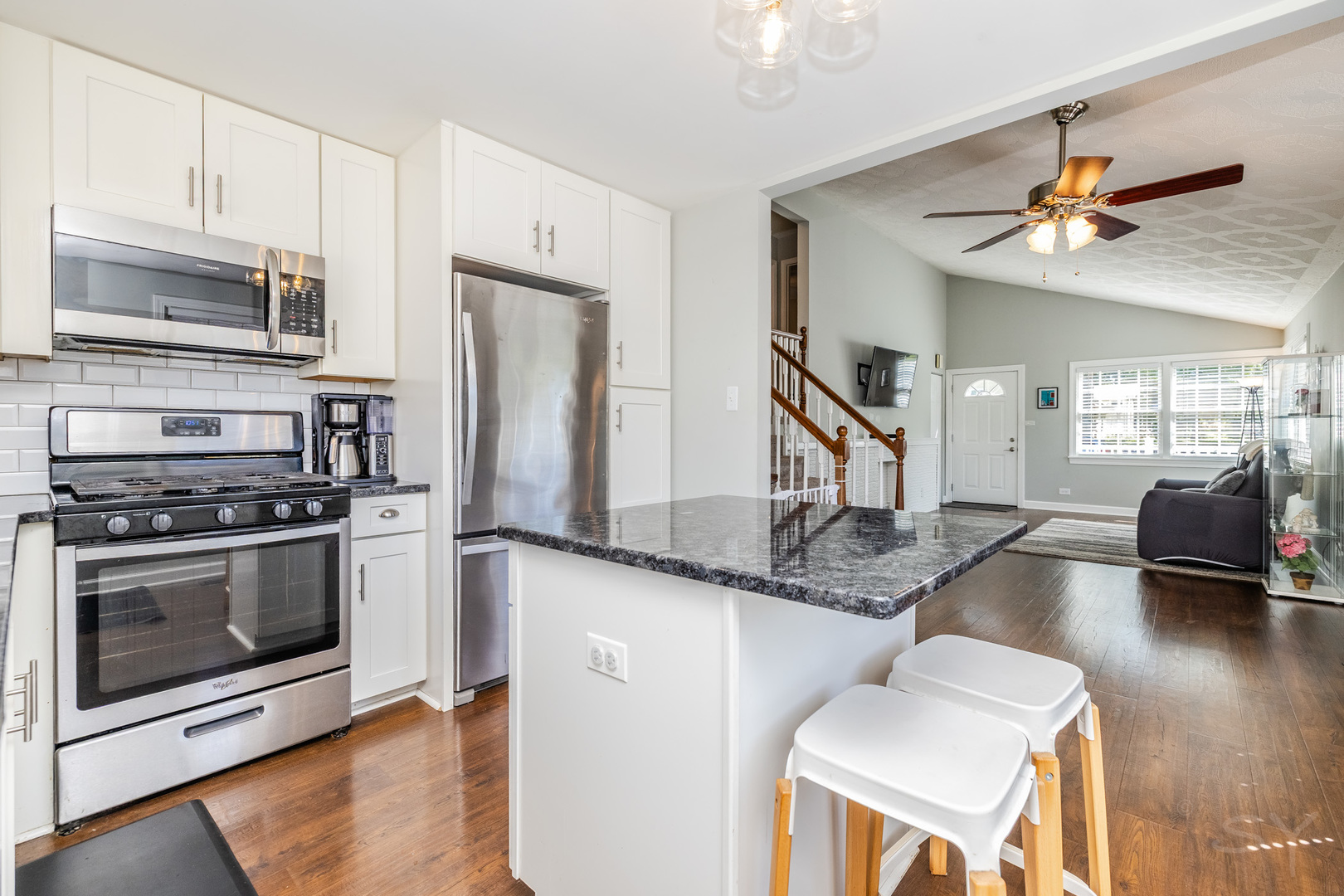 340 Mission Avenue, Villa Park, IL 60181