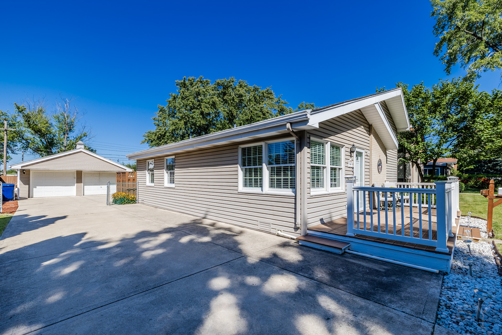 340 Mission Avenue, Villa Park, IL 60181