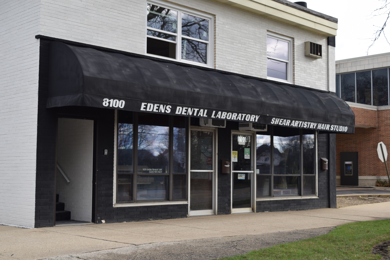 8100 Oakton Street #203, Niles, IL 60714