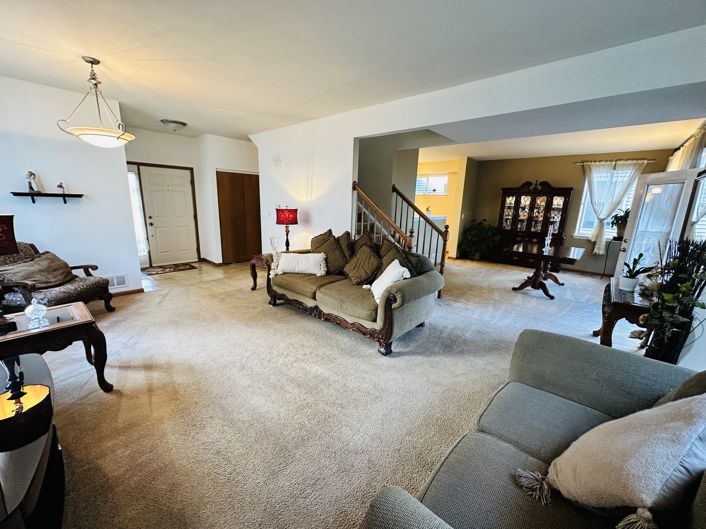 1819 S Fallbrook Drive, Round Lake, IL 60073