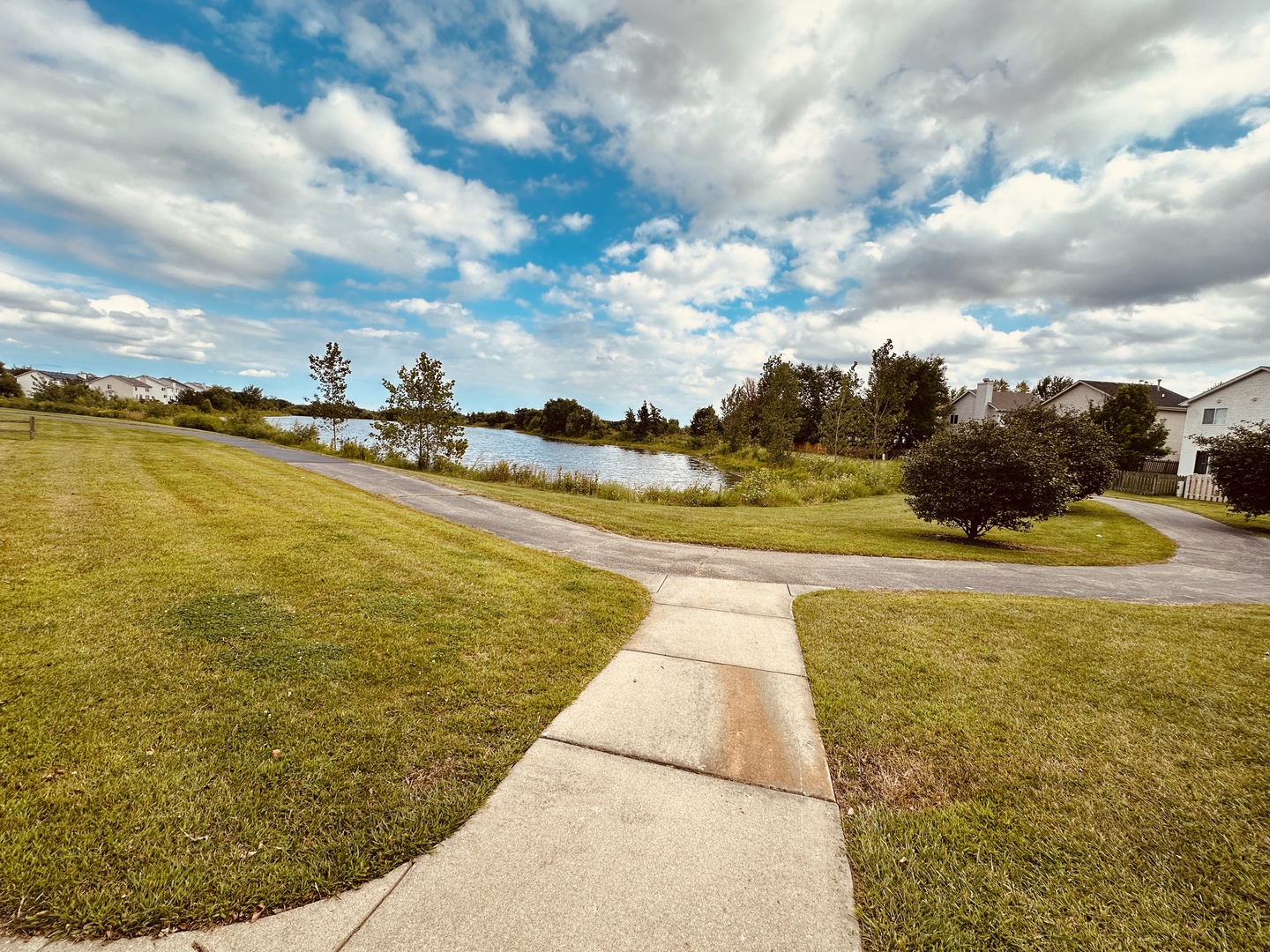 1819 S Fallbrook Drive, Round Lake, IL 60073