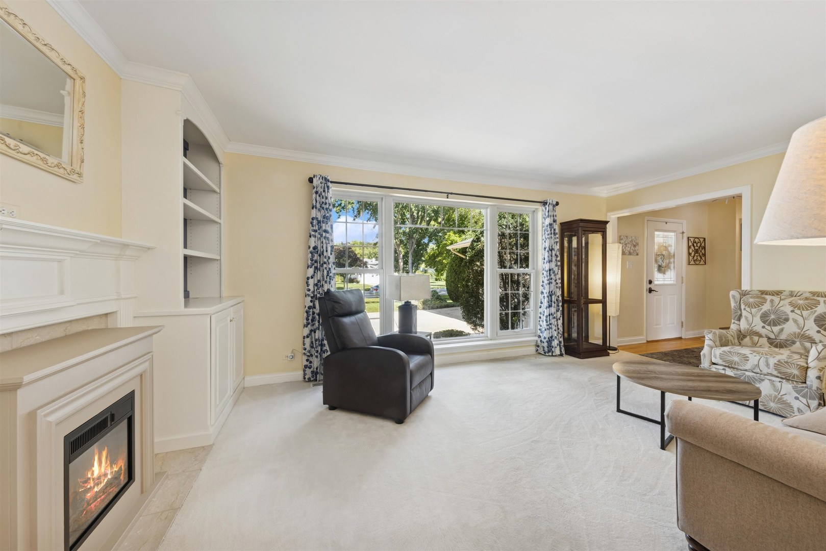 1260 Windsor Drive, Wheaton, IL 60189