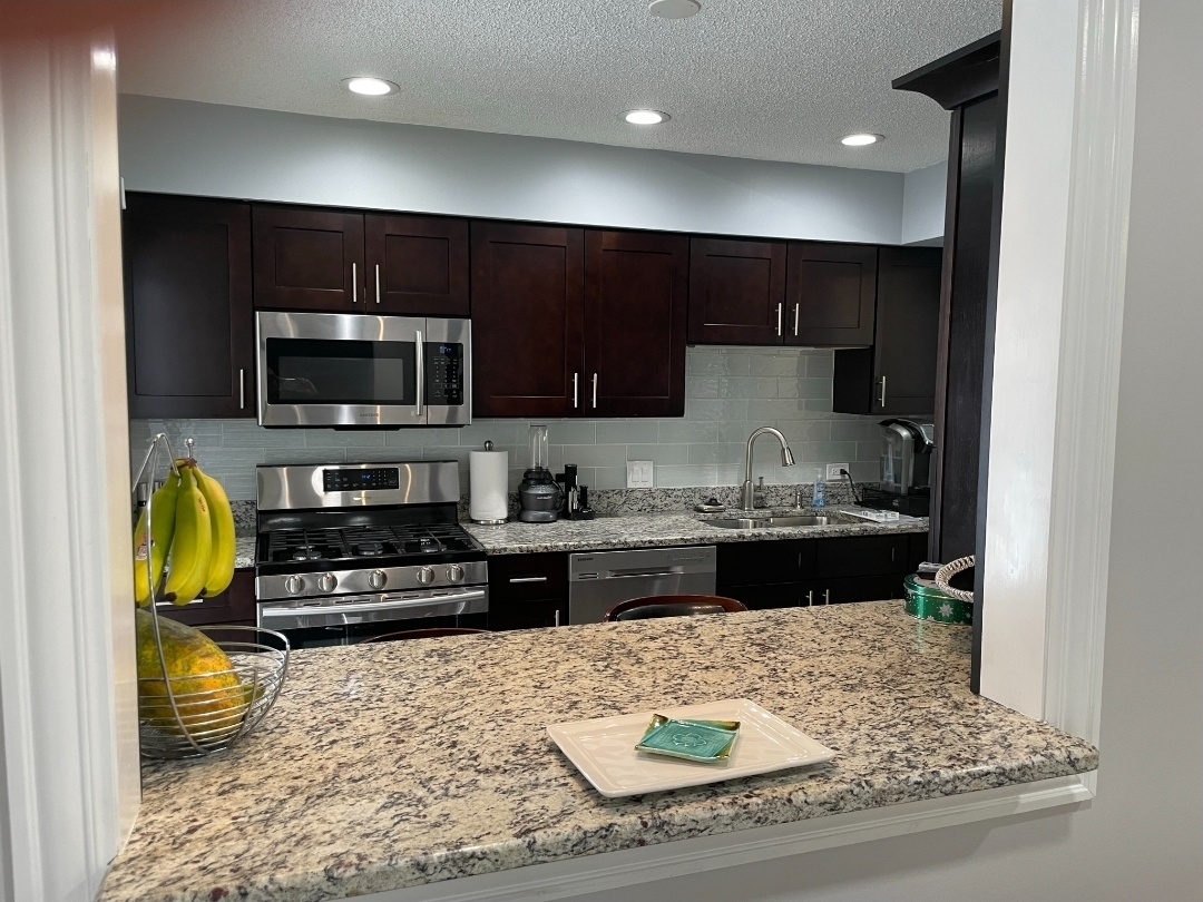 43 W Fern Court #125, Palatine, IL 60067