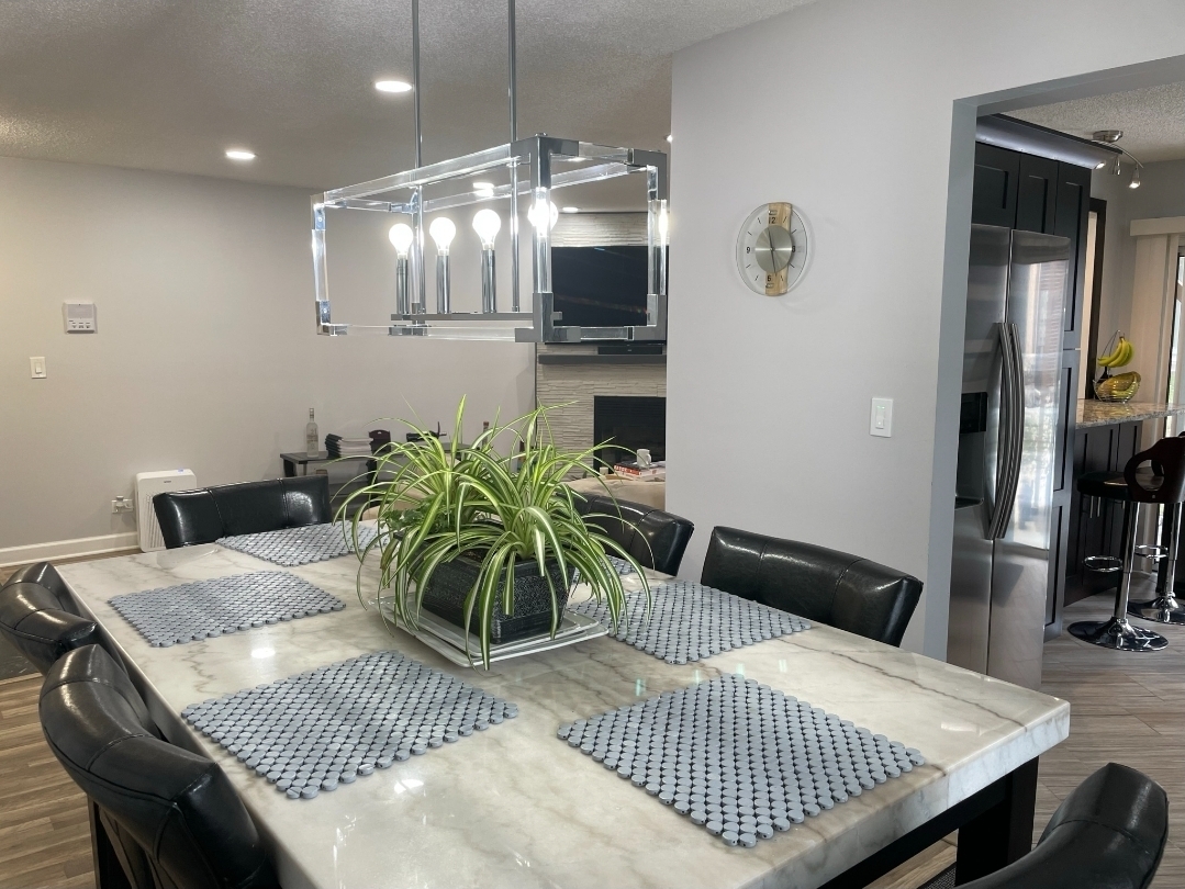 43 W Fern Court #125, Palatine, IL 60067