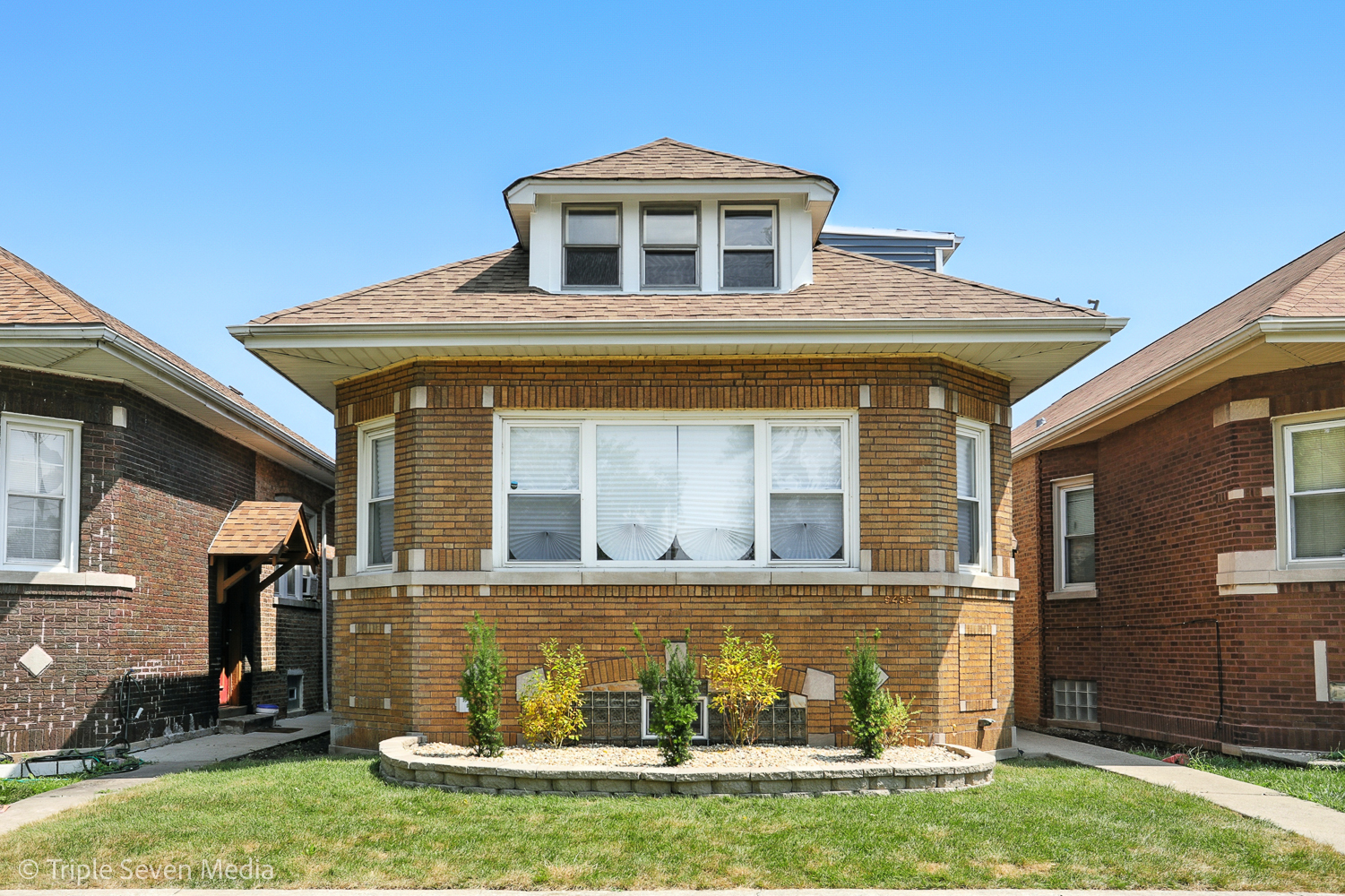 9439 S MAY Street, Chicago, IL 60620