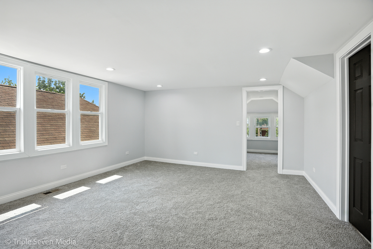 9439 S MAY Street, Chicago, IL 60620