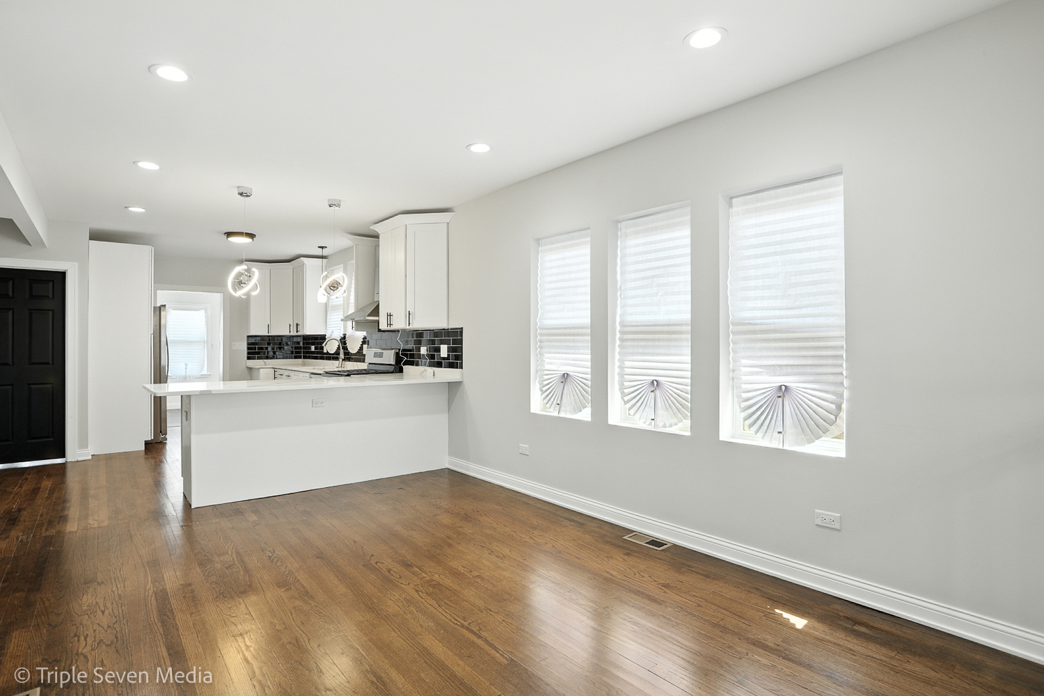 9439 S MAY Street, Chicago, IL 60620