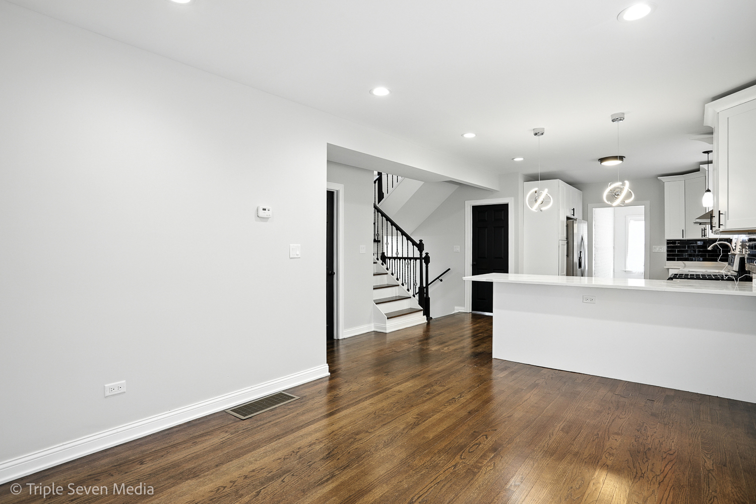 9439 S MAY Street, Chicago, IL 60620