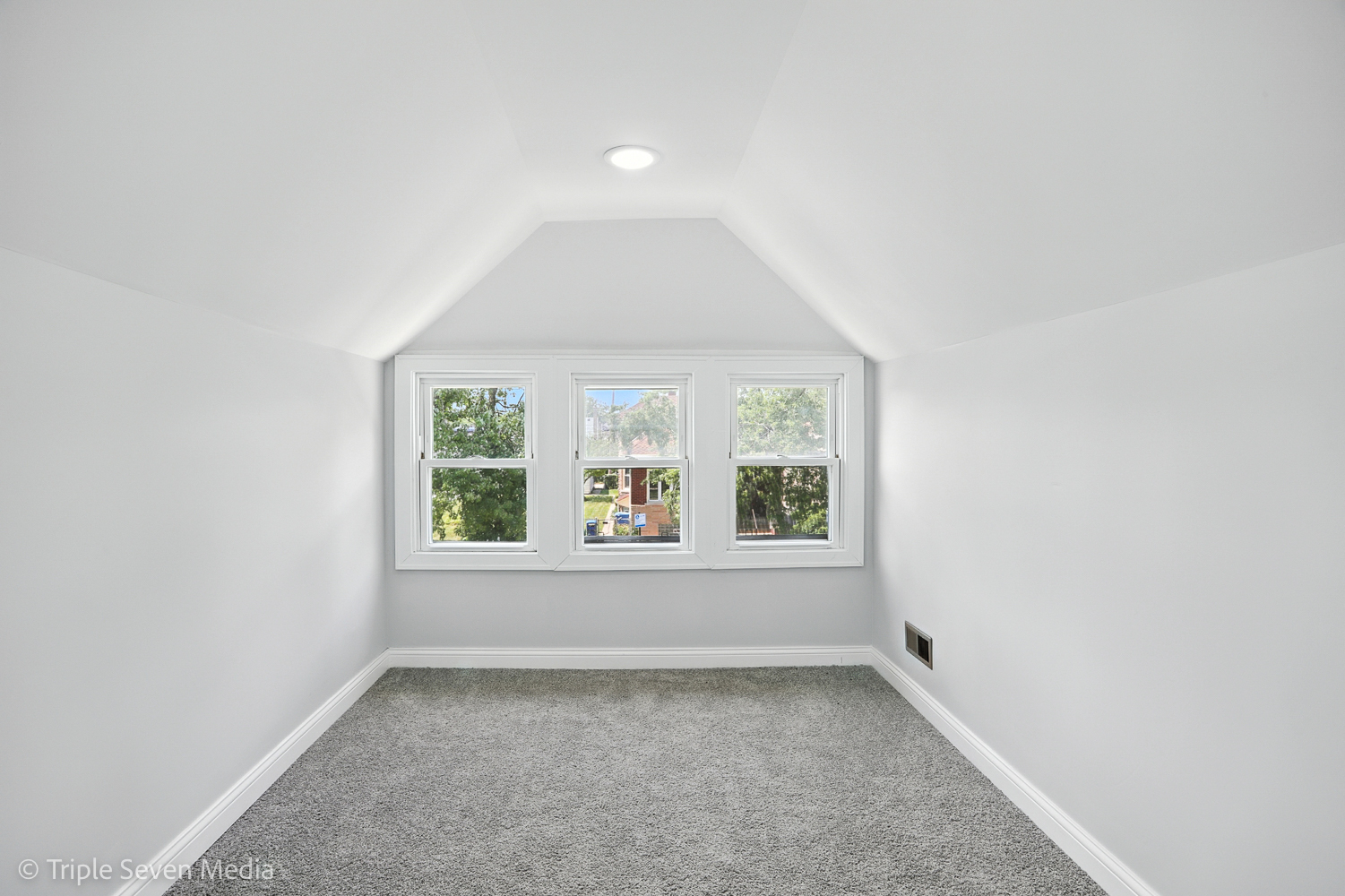 9439 S MAY Street, Chicago, IL 60620