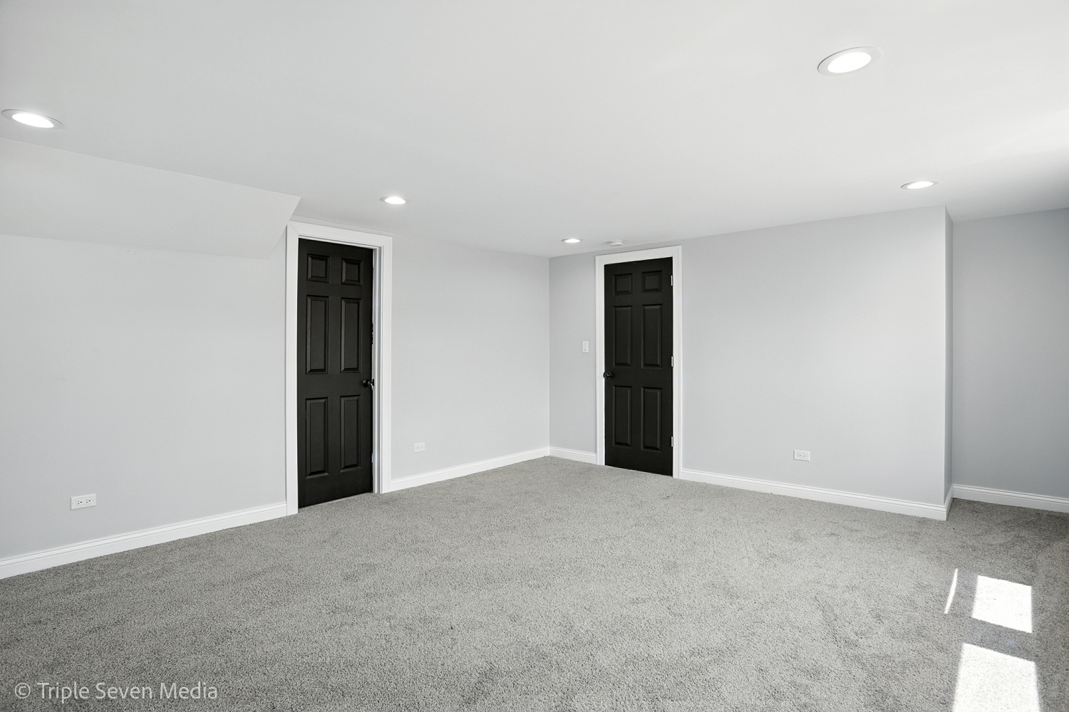 9439 S MAY Street, Chicago, IL 60620