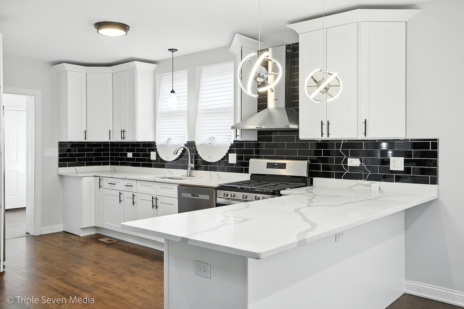 9439 S MAY Street, Chicago, IL 60620