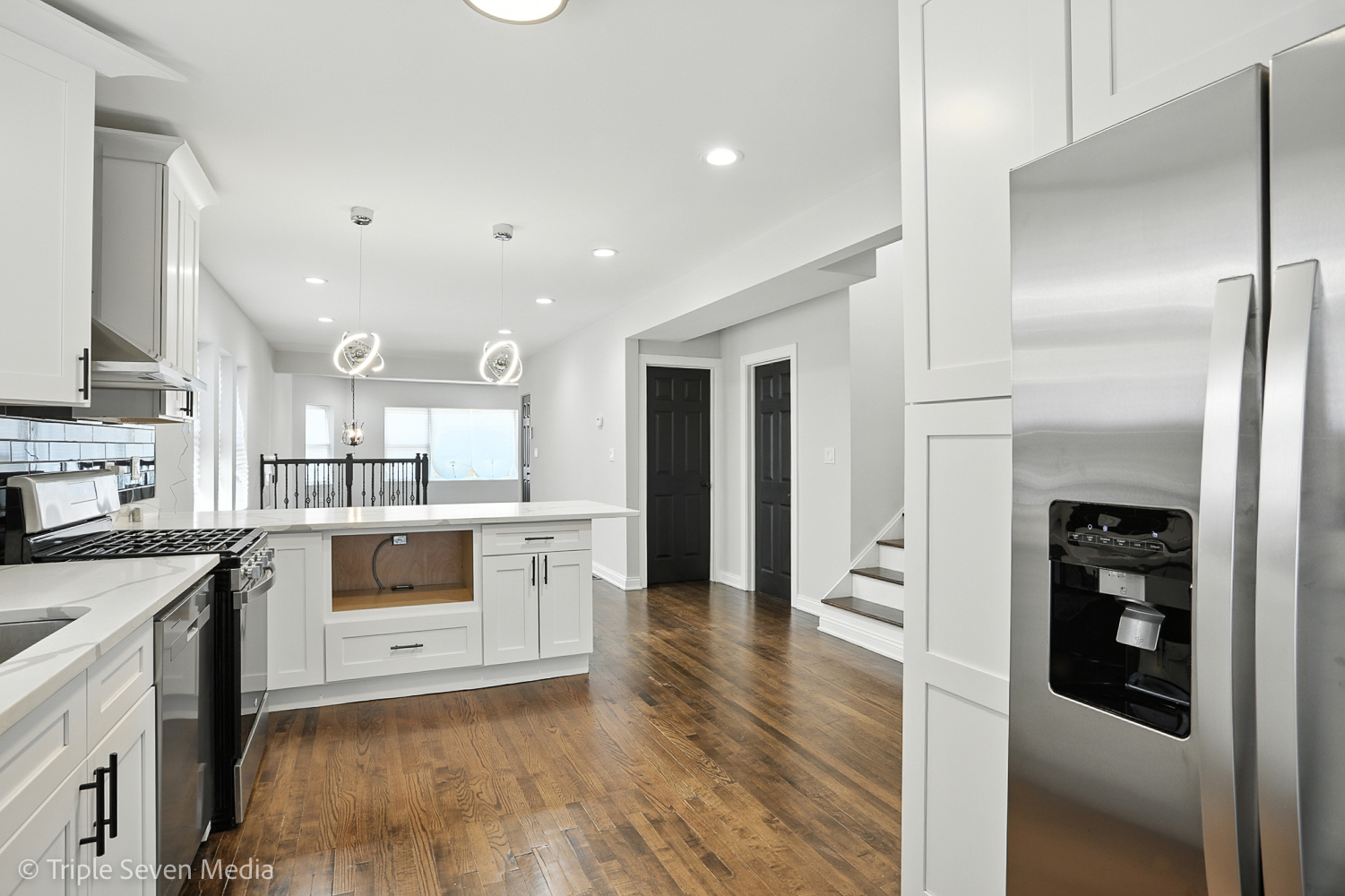 9439 S MAY Street, Chicago, IL 60620